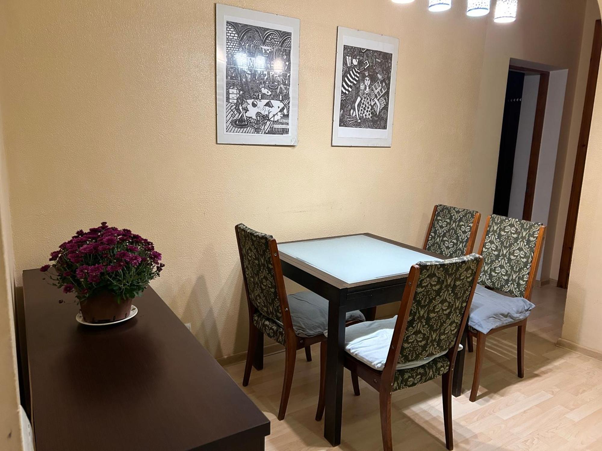 Three Bedroom Stepana Bandery Street 罗夫诺 外观 照片