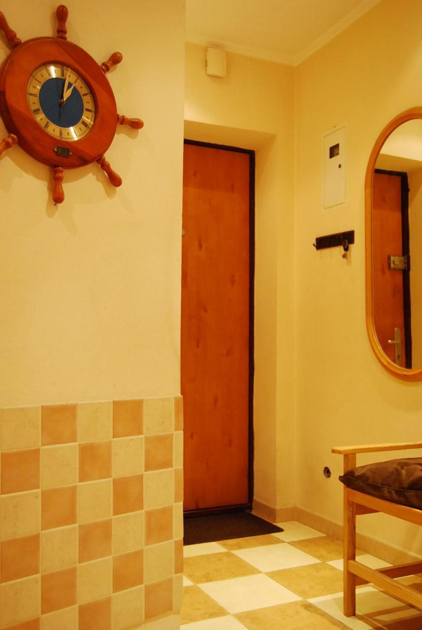 Three Bedroom Stepana Bandery Street 罗夫诺 外观 照片